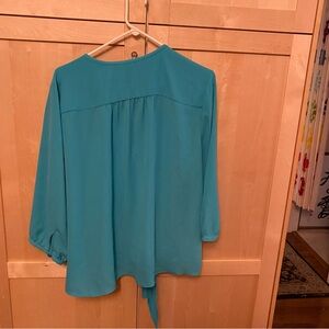Teal Size 16 Light 3/4 sleeve blouse